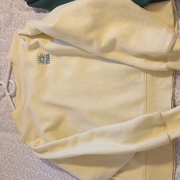 Aritzia Sweaters - Aritzia cozy oversized boyfriend crew